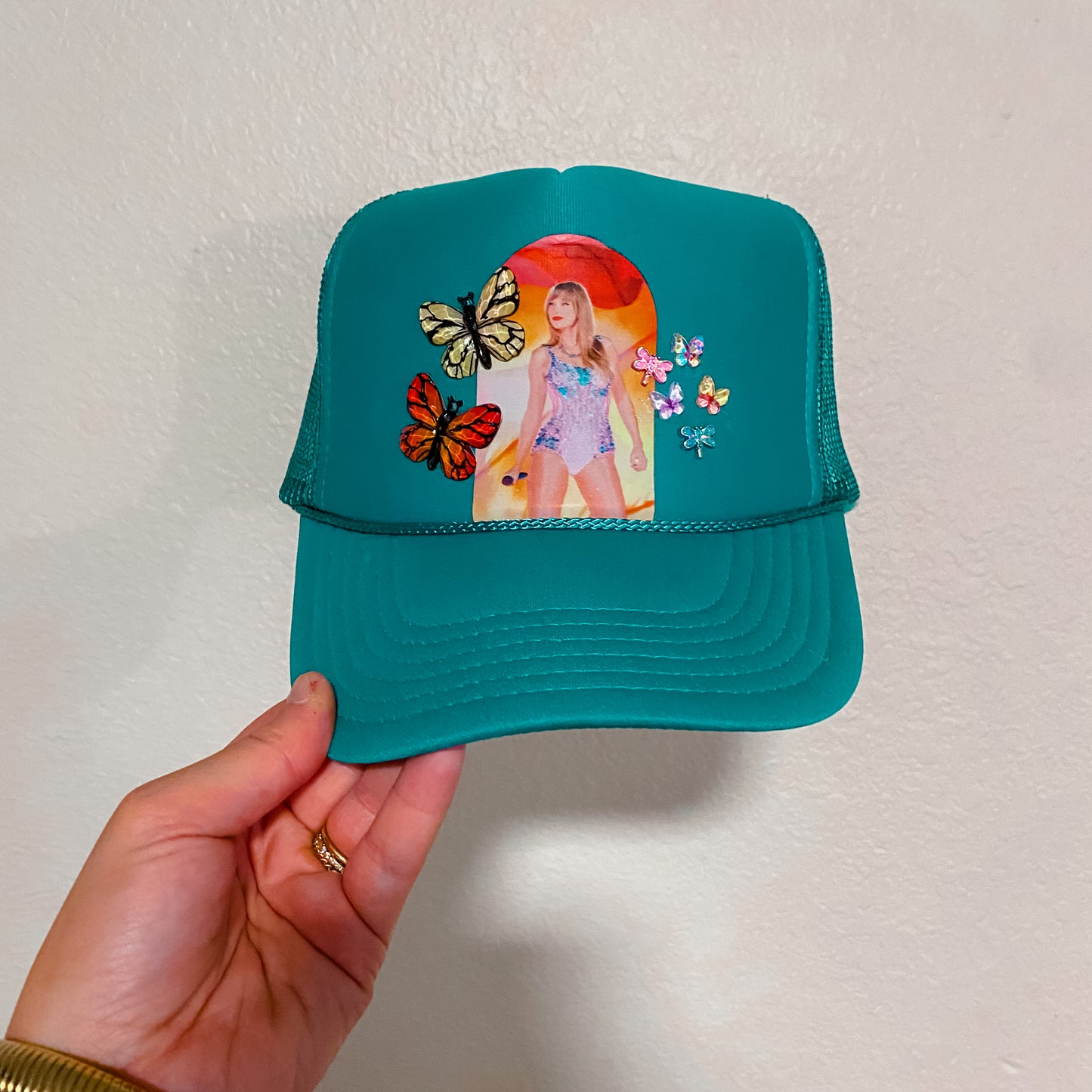 Art by Lauren Ross x The G’s Knees Trucker Hat