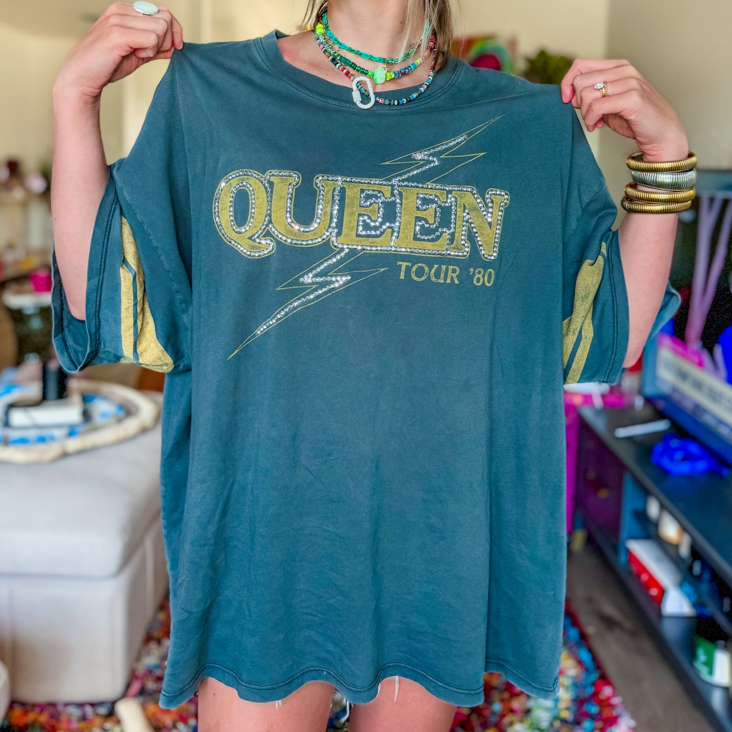 Queen Daydreamer Tee